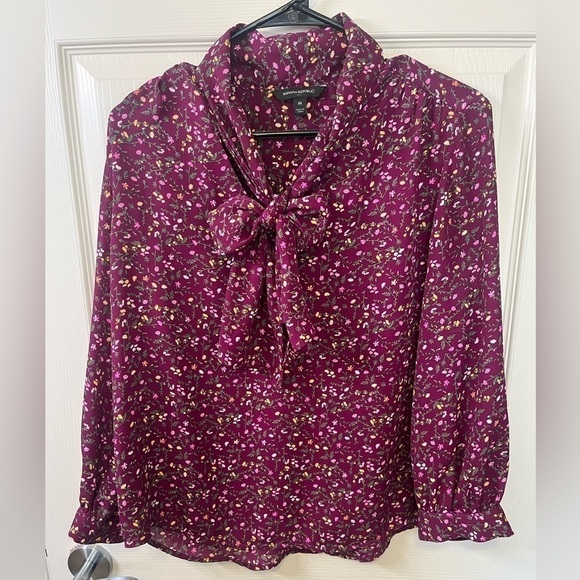 Banana REPUBLIC Floral Tie Neck Blouse - Picture 2 of 7